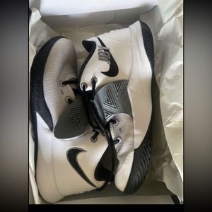 Kyrie Flytrap III nike sneakers